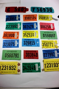 Lote de veinte (20) licencias de caza de residentes de Michigan etiquetas traseras 1960-1990 - Imagen 1 de 4