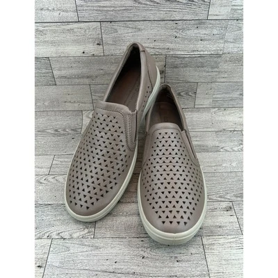 Zapatos para caminar cómodos informales sin cordones de cuero topo ECCO para mujer EE. UU. 10 UE 41 Foto 1 de 4