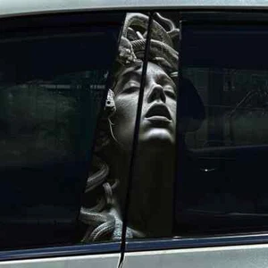 2X Medusa Devi Car Center Pillar Sticker B-Pillar Protective Film Decoration - Foto 1 di 22