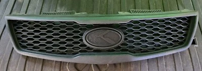 Parrilla delantera Kia Forte Koup 2010 a 2013 oscurecida Foto 1 de 2