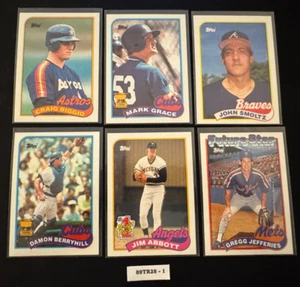 1989 Topps 28-Card Rookies RC Lot- Biggio Grace Smoltz Surhoff Abbott Jeffries + - Picture 1 of 8