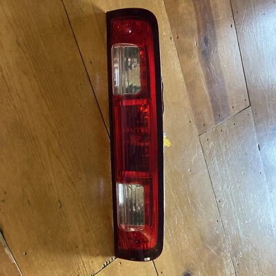 Tercera luz de freno Dodge Ram 1500 2500 3500 2010-2017 montaje alto OEM 55372082AF Foto 1 de 4