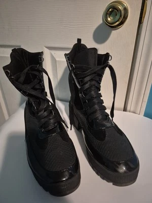 Bota con cordones EGO plataforma de combate negra, talla 8 (medida) Foto 1 de 4