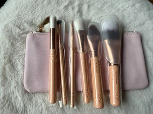 Genuine ZOEVA Rose Golden 6 Brushes 105 highlighter 114 face focus 112 New + bag - Picture 1 of 8
