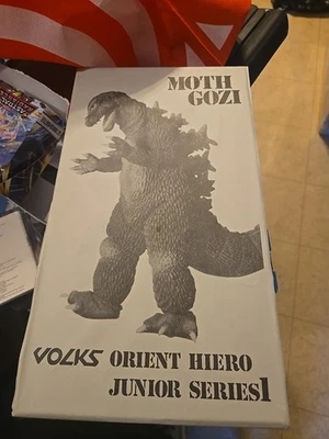 Rare Vintage MOTH GOZU VOLKS ORIENT HERO JUNIOR SERIES 1 GODZILLA MODEL KIT RARE - Image 1 of 4