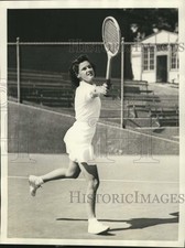 1941 Press Photo Player Mrs. Sarah Palfrey Fabyan Cooke in tennis game, CA