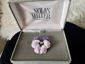 Spilla spilla vintage Nolan Miller Rue Du Four tono oro viola rosa smalto pansy - Foto 1 di 13