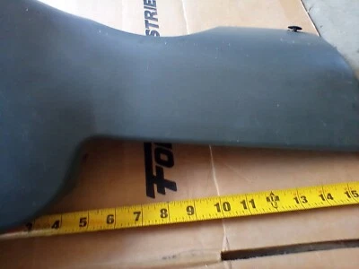 Chevy Tahoe 2003 panel de cuarto inferior trasero moldeado lado derecho del pasajero OEM Foto 1 de 4