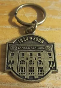 New York Yankees 1.5"X1.5" 2008 Metal Keychain with Ring MLB Baseball - Picture 1 of 2
