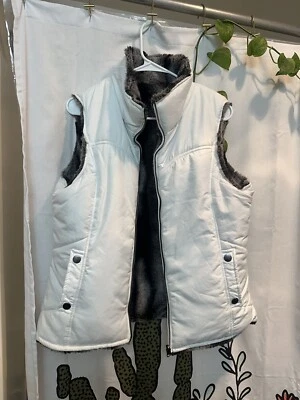 KC Collections Women’s Large White Reversible Vest Quilted Faux Fur Full Zip - Image 1 of 3