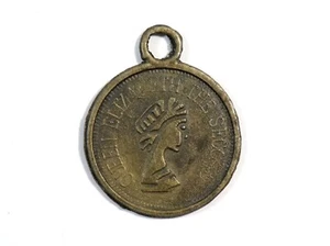 Vintage Queen Elizabeth The Second Pendant Medallion Coin - Picture 1 of 4