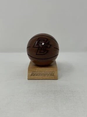 Baloncesto Boston College Eagles NCAA Grid Works Inc. grabado con láser de madera de arce Foto 1 de 4