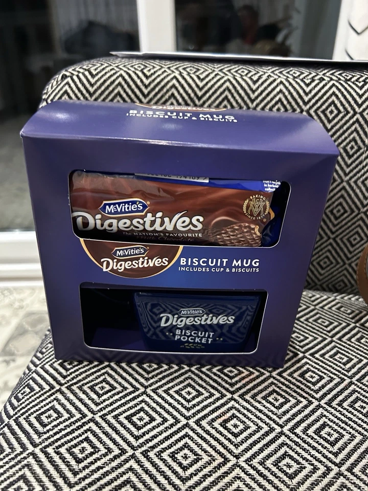 MCVITIE 'S McVitie’s Digestives Biscuit Mug cup & Biscuits 266g Christmas Gift Set Tea