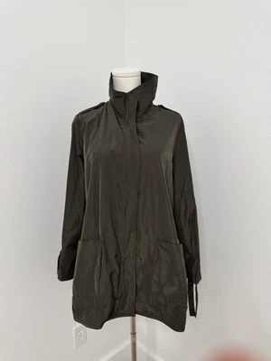 Chaqueta cortavientos Sun Kim verde oliva estilo talla XS Foto 1 de 4