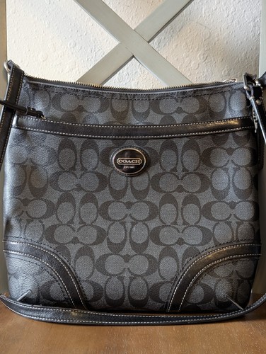 Borsa a tracolla Coach Peyton Signature File F18926 nero fumo e bordo in pelle