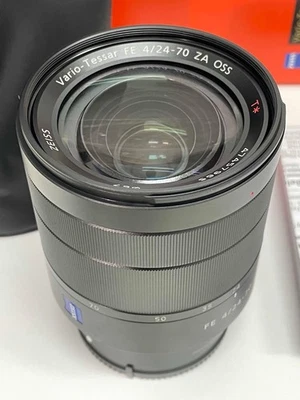 NEU Sony FE 24-70mm E Mount 35mm Vollformat Vario Tessar F4.0 Zeiss Zoomobjektiv - Bild 1 von 4