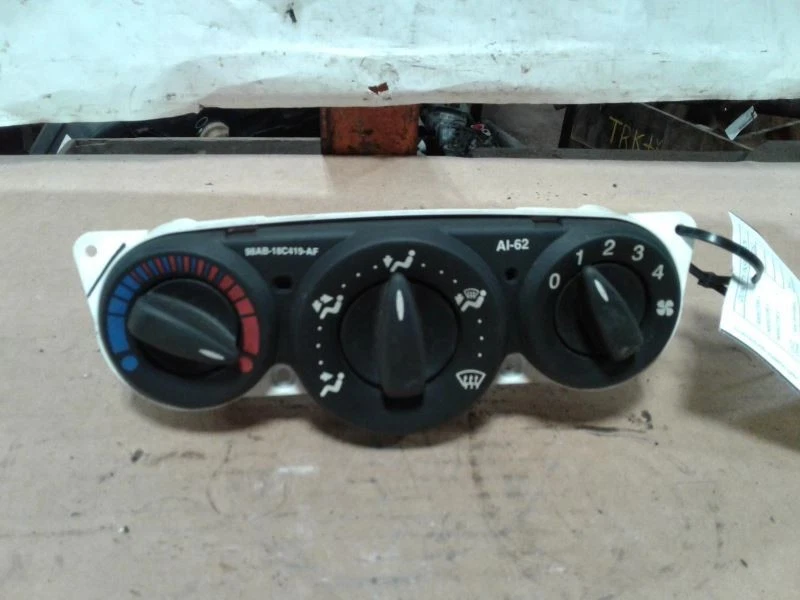 Heat A/C Climate Temperature Controls 2002 2003 2004 02-04 FORD FOCUS Tested - Image 1 of 4