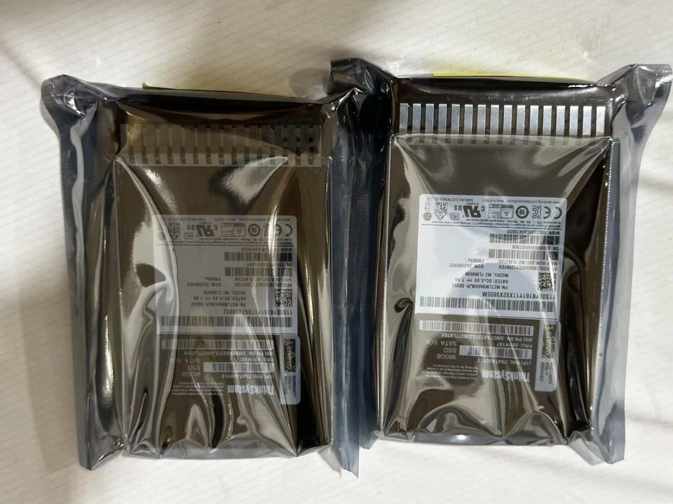 Lenovo ThinkSystem 00YK197 7N47A00113 2.5" 960GB Entry SATA 6Gb Hot Swap SSD -D1 - Image 1 of 1