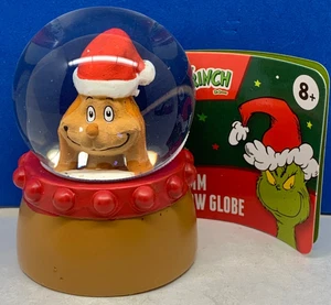 2025 RUZ NEW The GRINCH - Max the Dog Snow Globe - 2.32 x 2.32 x 2.64in - Picture 1 of 2