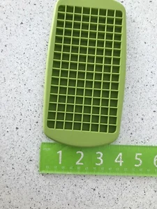 JOIE SILIKON MINI EISWÜRFELSCHALE MIT DECKEL - Bild 1 von 12