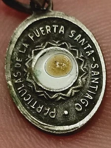 RELIQUIA PUERTA SANTA SANTIAGO COMPOSTELA PARTICULAS MEDALLA 2 CM ALTO ORIGINAL - Imagen 1 de 4