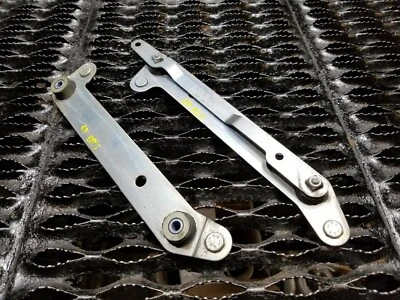 06 07 08 09 10 Juego de soporte de cubierta de motor BMW 650i E63 2 piezas OEM Foto 1 de 4