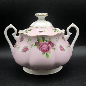 Royal Albert New Country Roses Pink Sugar Bow W/Lid Discontinued Floral Formal - Picture 1 of 16
