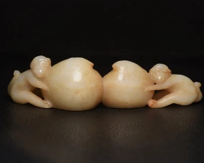 Escultura oriental chinesa de jade branca esculpida por artesão renascimento macaco macaco dupla - Imagem 1 de 4
