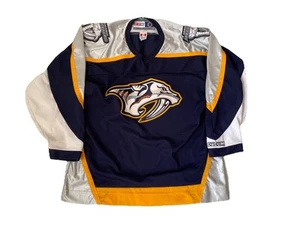 Vintage NHL CCM Nashville Predators Hockey Jersey Men Size Large Embroidered - Picture 1 of 16