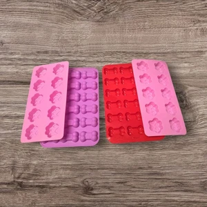 Paw Print And Bone Silicone Mold Dog Treat Pink Red Purple  - Picture 1 of 6