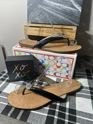 Sandalias chanclas COACH SARA charol negro logotipo dorado 9,5B usadas Foto 1 de 4