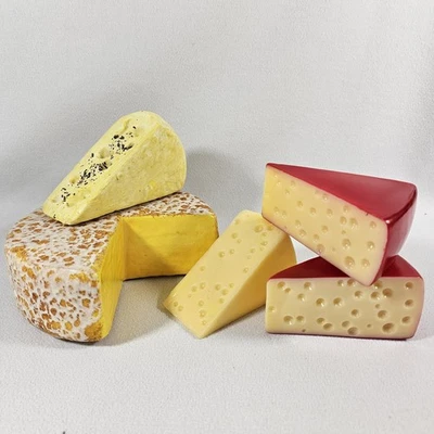 Imitación comida falsa queso delicatessen exhibición escenario foto película utilería Foto 1 de 4