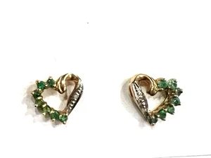 Beautiful 10K Yellow Gold Emerald Heart Post Earrings .45" Great gift! - Picture 1 of 6