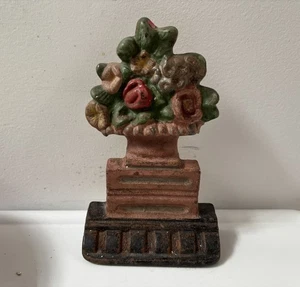 Antiguo tope de puerta de canasta floral de hierro fundido Hubley ropa metálica pintada - Imagen 1 de 4