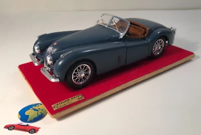 Bburago Jaguar XK 120, automodello scala 1:24 - 1:25, vintage (634) - Immagine 1 di 4