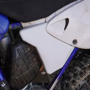 White Air Box Guards 1996-2001 Yamaha YZ125 Airbox Grip Tape Decal YZ 125 - Picture 1 of 4