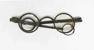 18th CENT EYE GLASSES in Hand Cut/Filed BRASS FRAMES w/Earlier Steel Temple Rest - Image 1 of 4