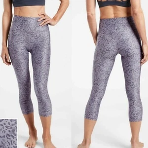 Athleta Damen Small Salutation Stash Pocket II Tempest Violet Capri Leggings - Bild 1 von 9