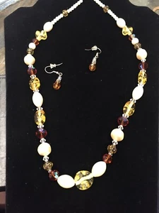 Glas und Perlen Halskette und Ohrringe Set. kunstperlen - Bild 1 von 7