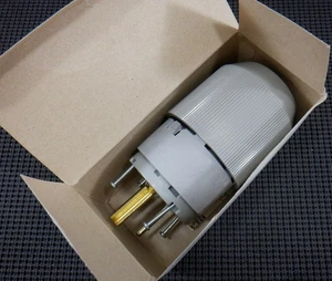 Cooper Arrow Hart 5717N Autogrip Plug 30A 125V 2P 3W GRD .425-1.320 - Picture 1 of 4