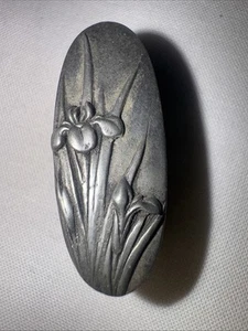 VTG MFA Metropolitan Museum of Fine Arts Metal Pill Box With Lid 1.5”x 5/8” - Picture 1 of 7