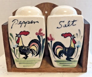 VTG Hand Painted Ceramic Rooster Salt & Pepper Shakers With Wood Caddy Japan - Picture 1 of 19