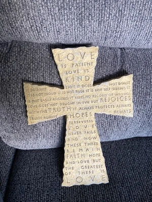 2000 Zondervan Resin Cross inscribed Love is Patient Scripture - Image 1 of 3