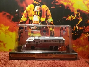 Code 3 City of New York Saulsbury Fire and Rescue Apparatus Truck 1/64 BEAUTIFUL - Picture 1 of 12