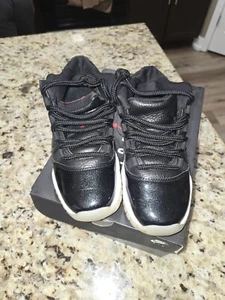 Size 4y - Jordan 11 Retro Low GS 72-10 - Picture 1 of 5