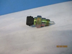 Interruptor de luz de marcha atrás original Skoda Felicia y Octavia 002945415 (873) - Imagen 1 de 5