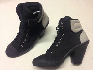 new look canvas trainers