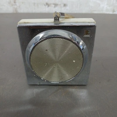 Vintage PENNEYS #1140 Solid State Miniature AM Transistor Pocket Radio Untested  - Image 1 of 4