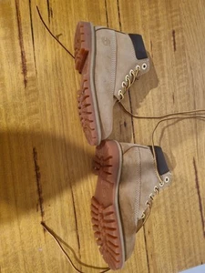 Toddler Timberland Boots - Kids Size 10w - Picture 1 of 3