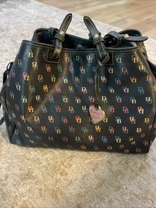 Dooney & Bourke Schultertasche schwarz East West Rainbow DB Logo - Bild 1 von 10